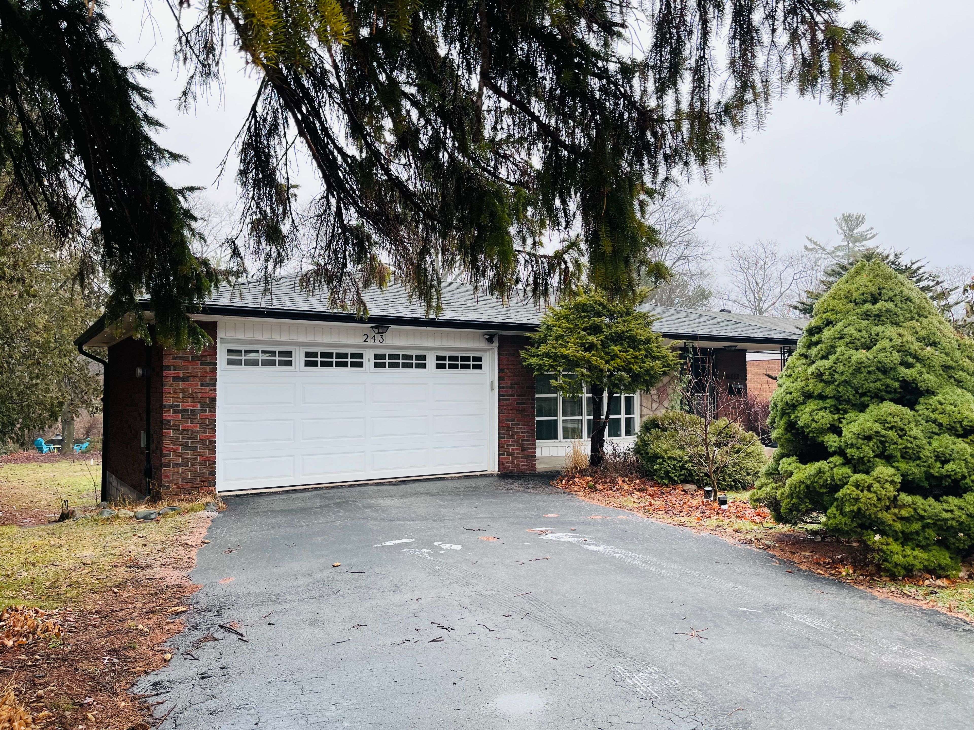 Burlington, ON L7L 2X3,243 Appleby Line