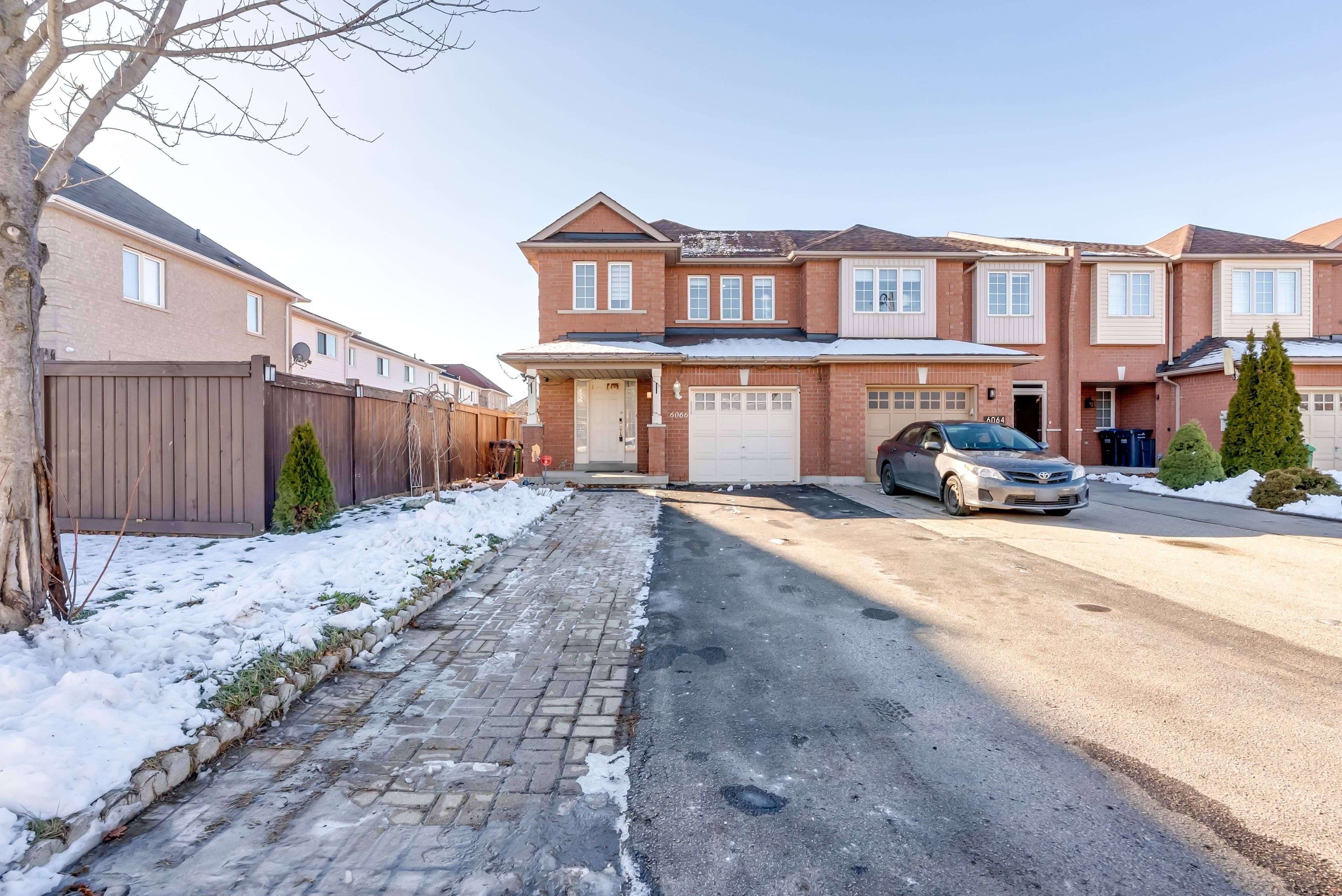 Mississauga, ON L5V 2Z9,6066 Coxswain CRES