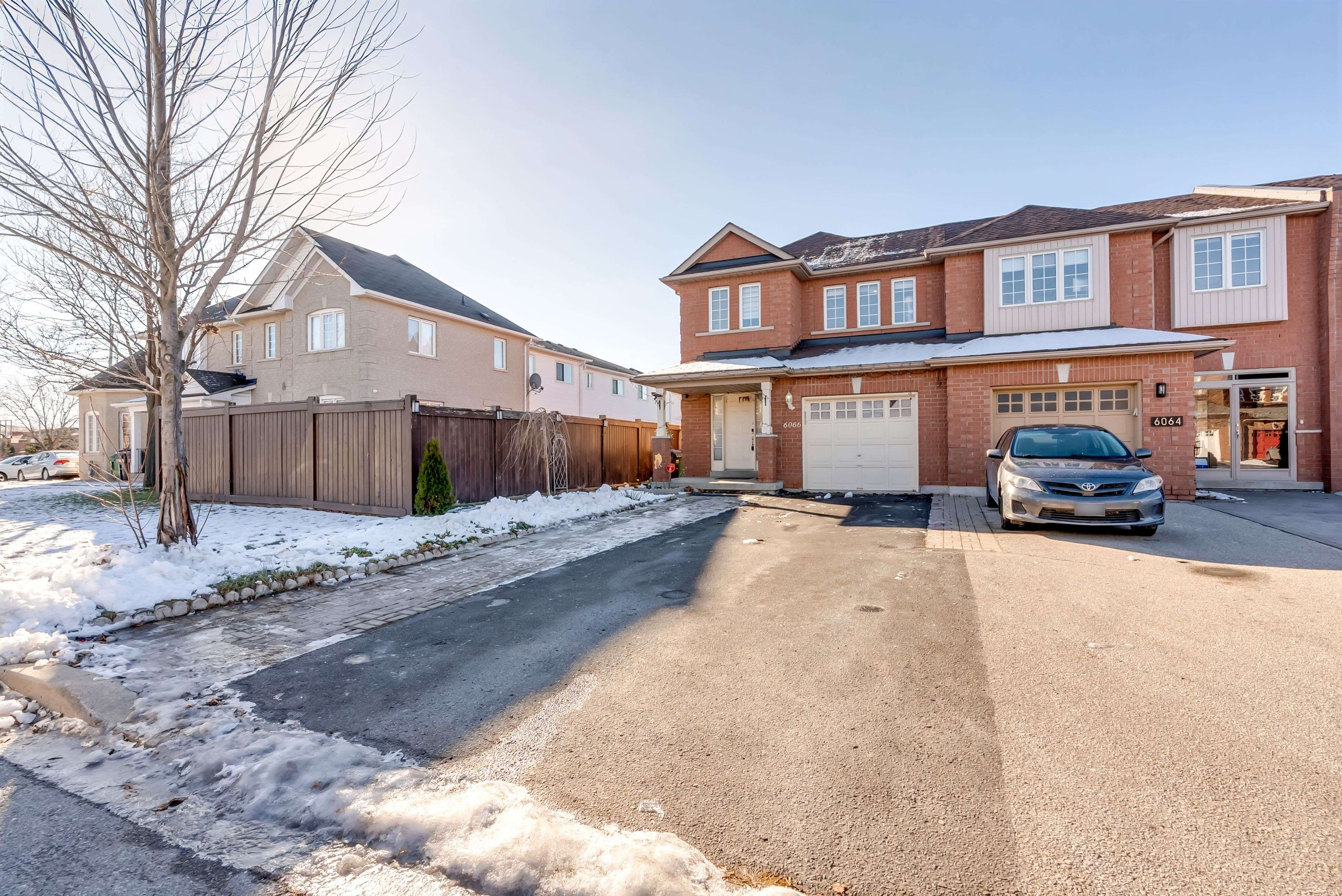 Mississauga, ON L5V 2Z9,6066 Coxswain CRES