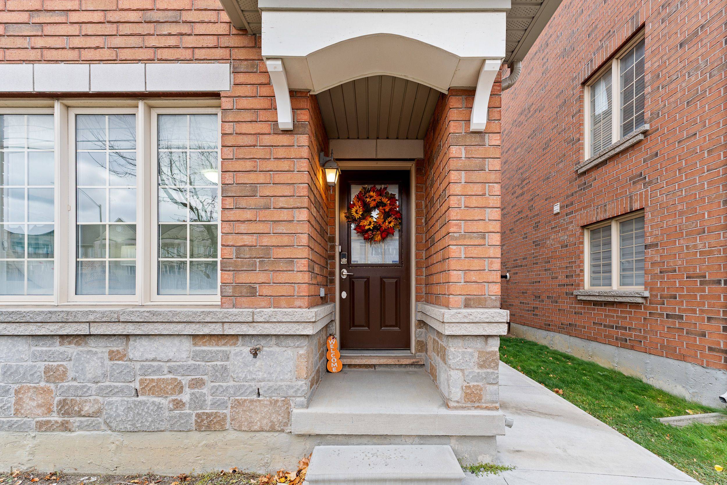 Brampton, ON L6R 0W7,10 Shiraz DR