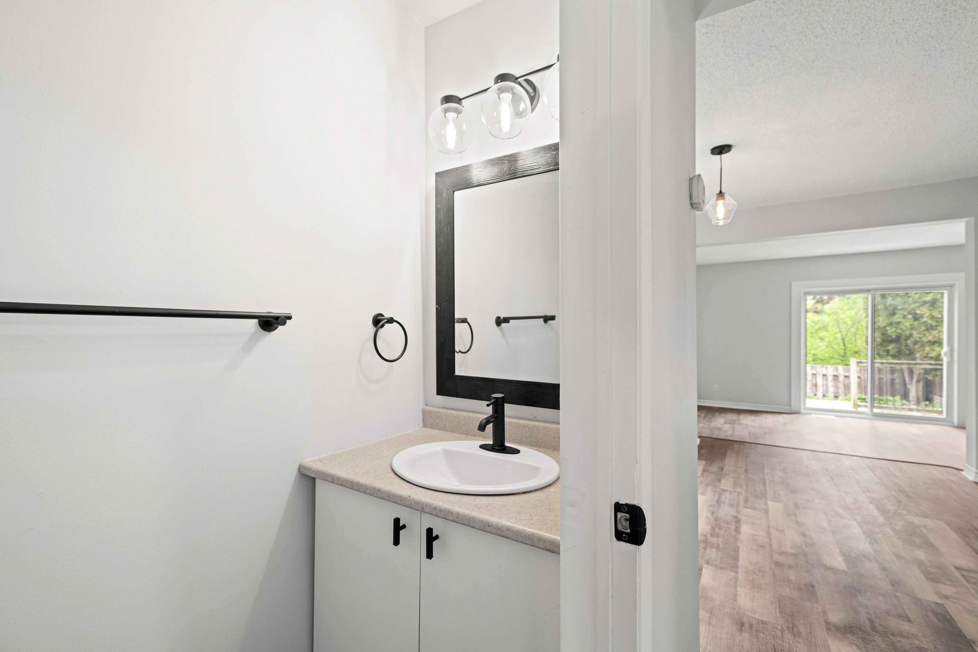 Orleans - Convent Glen And Area, ON K1C 3E9,1083 Millwood CT