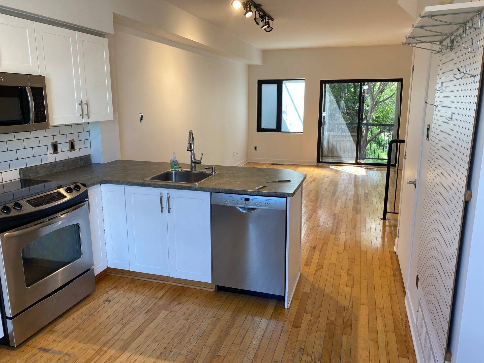 West Centre Town, ON K2P 0J1,154 Spruce ST #Unit I