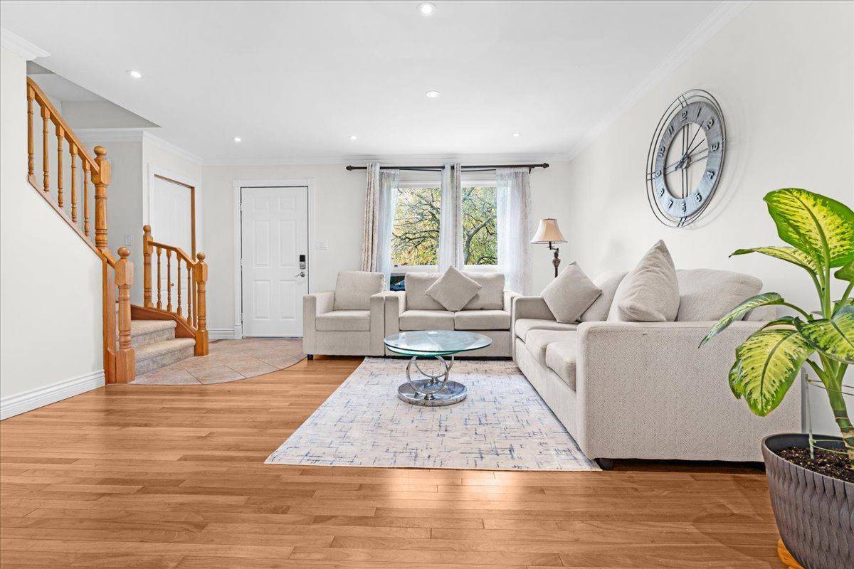 Kitchener, ON N2K 1C7,3 Nelson AVE