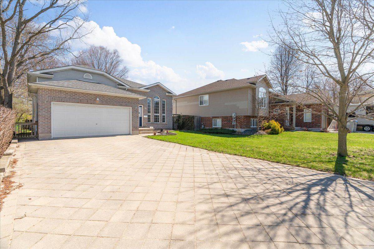 Strathroy-caradoc, ON N7G 1C6,19 Dell DR