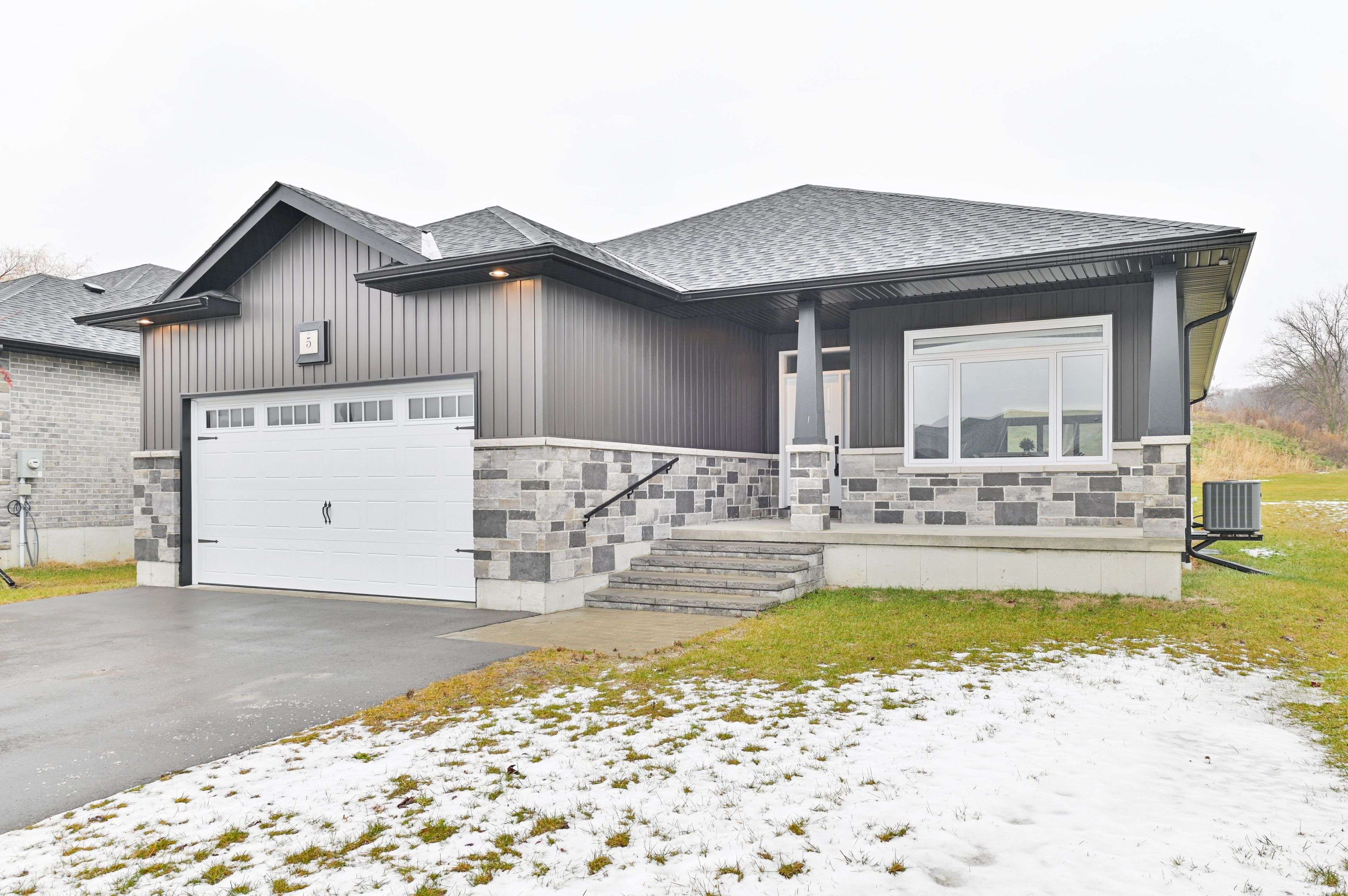 Quinte West, ON K8V 0L5,5 Schmidt WAY