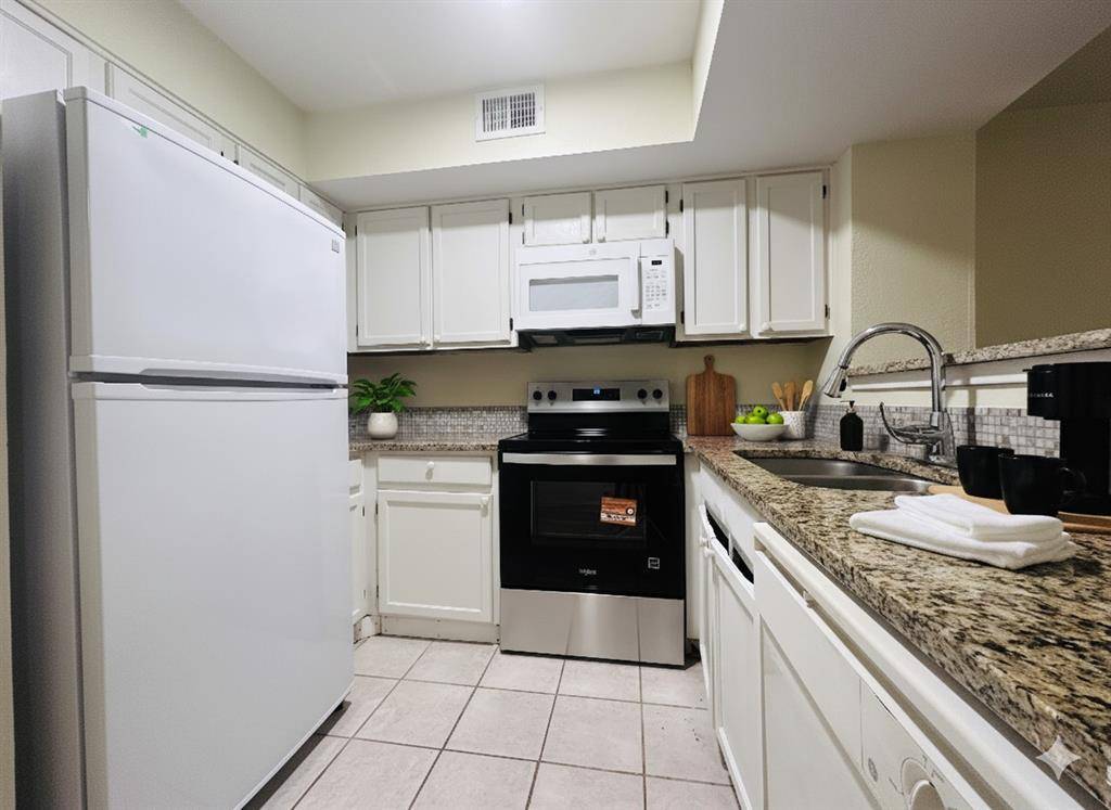 Dallas, TX 75243,9827 Walnut Street #113