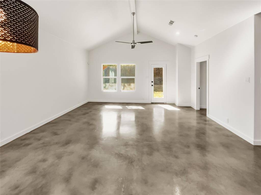 Fort Worth, TX 76104,1906 Avenue B