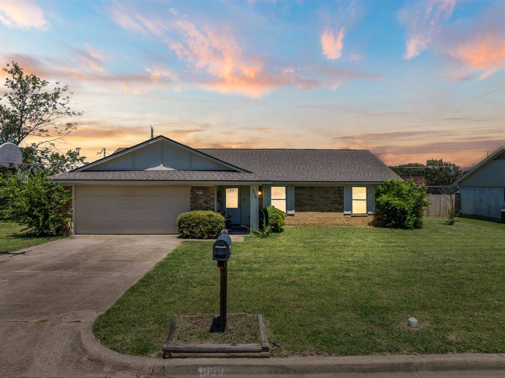 Hewitt, TX 76643,930 Vail Highlands Circle