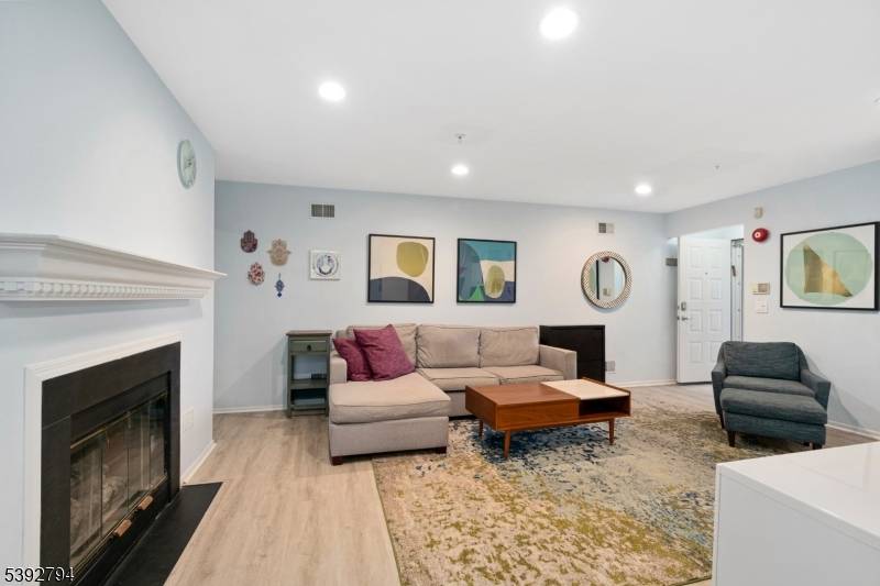 West Orange Twp., NJ 07052,42 Larkin Cir