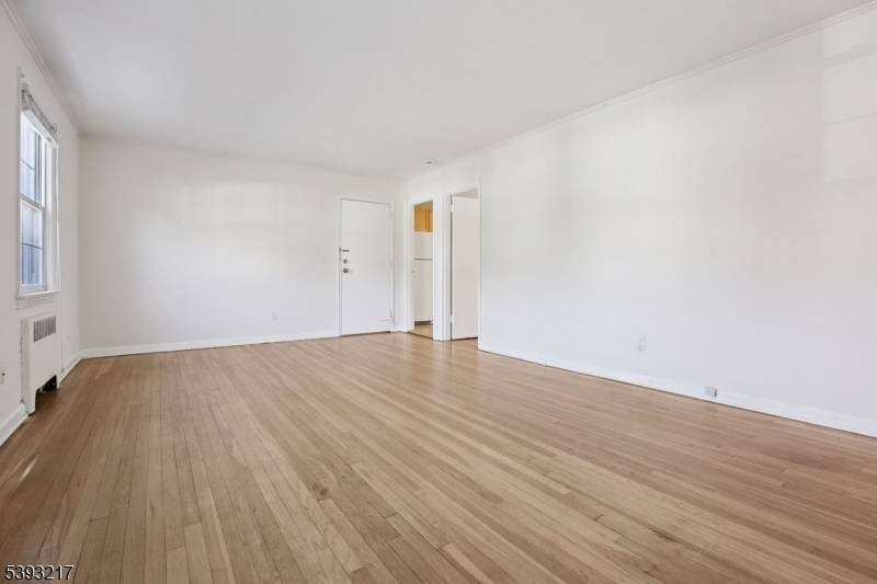 Summit City, NJ 07901,390 Morris Ave #35