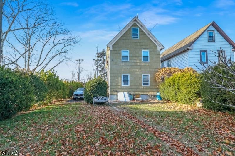 Wallington Boro, NJ 07057,242 Main Ave