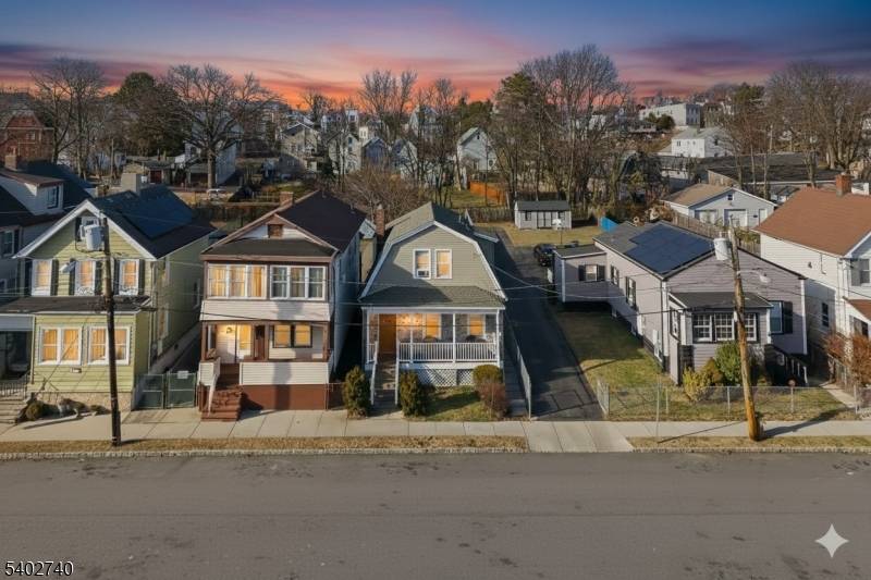 West Orange Twp., NJ 07052,11 Meade St