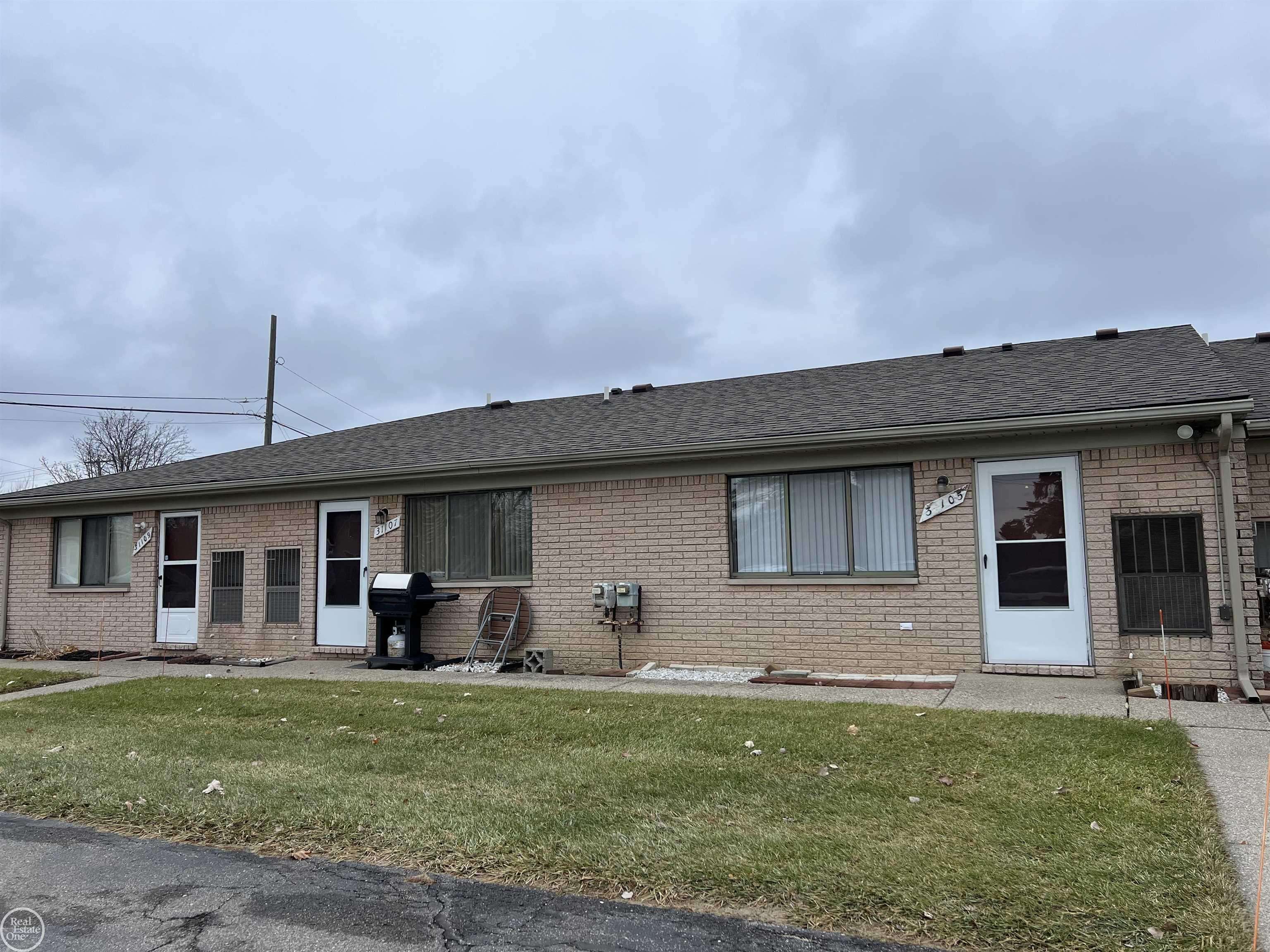 Fraser, MI 48026,31105 Grove ST