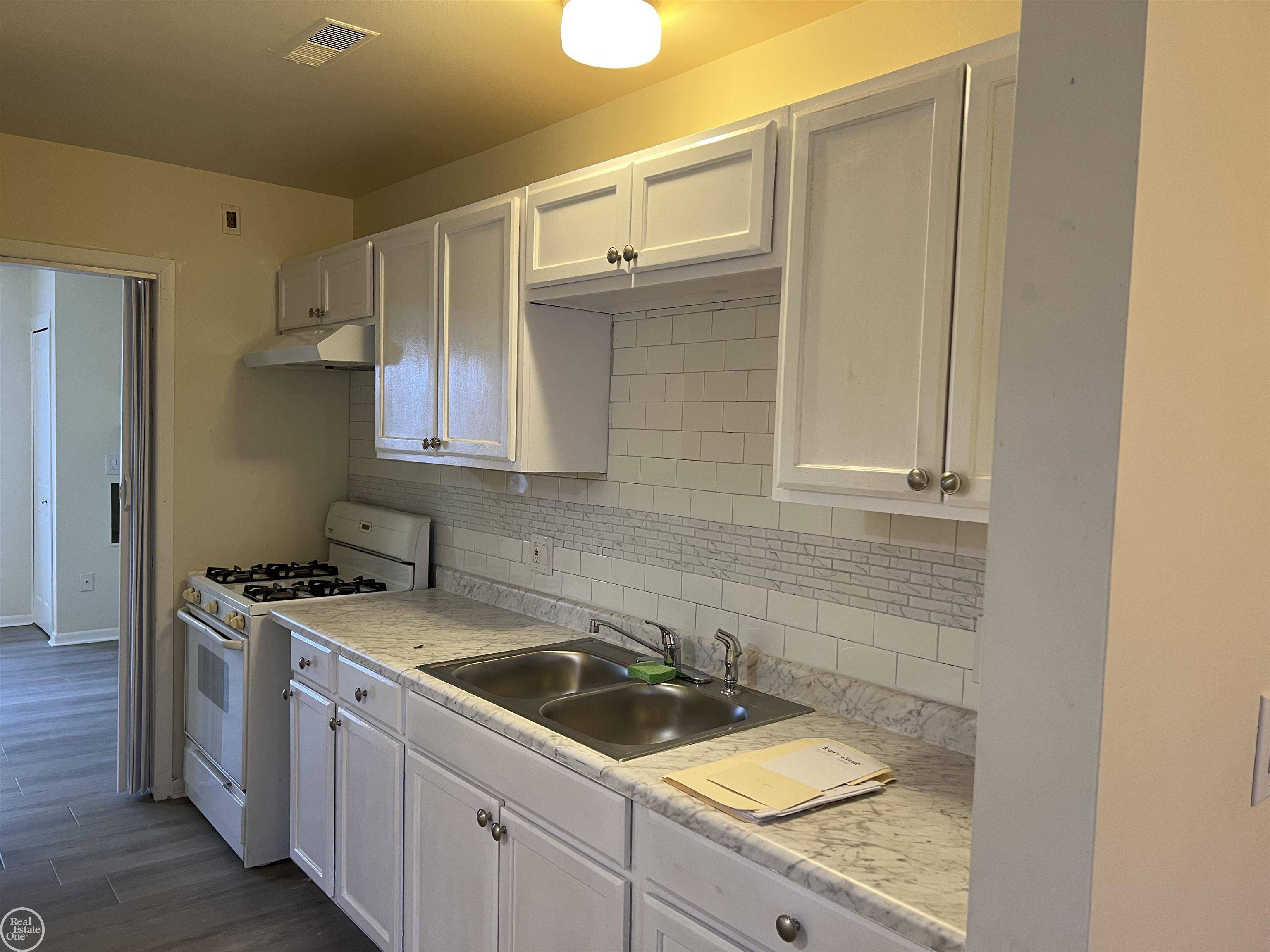 Fraser, MI 48026,31105 Grove ST