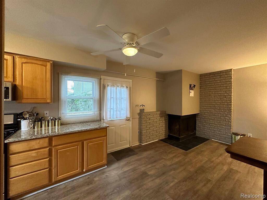 Novi, MI 48375,22734 Chestnut Tree