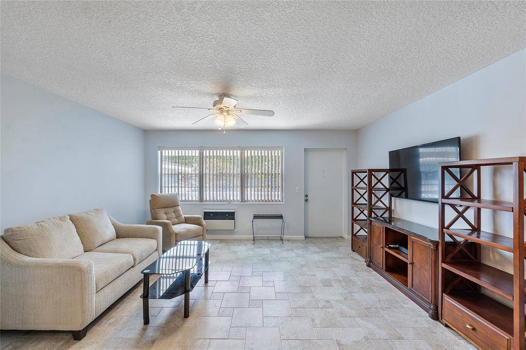 Deerfield Beach, FL 33442,518 Durham R #518