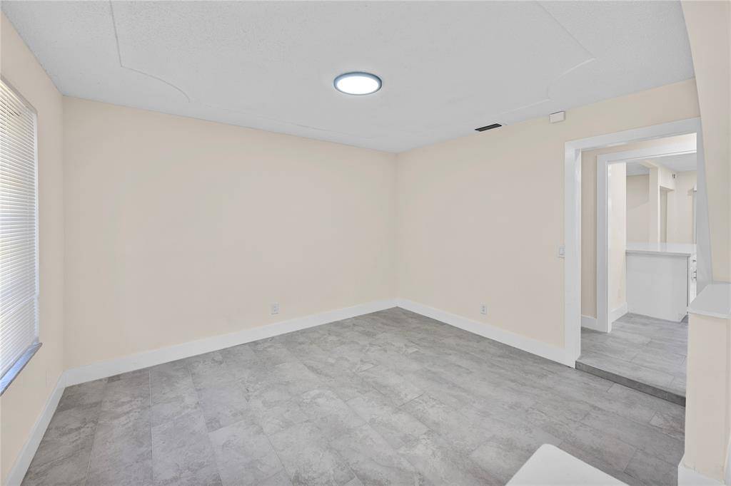 West Palm Beach, FL 33401,612 Clear Lake Ave