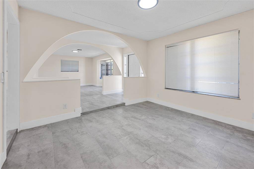 West Palm Beach, FL 33401,612 Clear Lake Ave