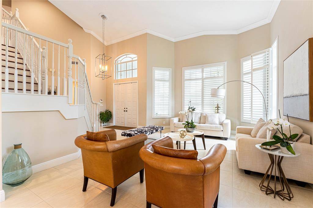 Weston, FL 33327,2527 Montclaire Cir