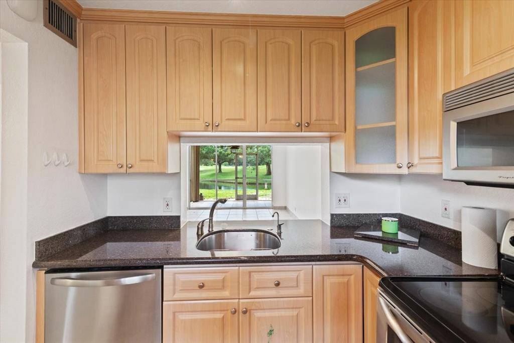 Davie, FL 33324,9470 Poinciana Pl ## 1-#103