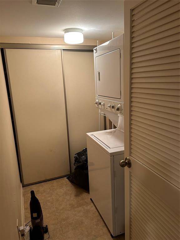 Tamarac, FL 33321,7214 S Devon Drive #211