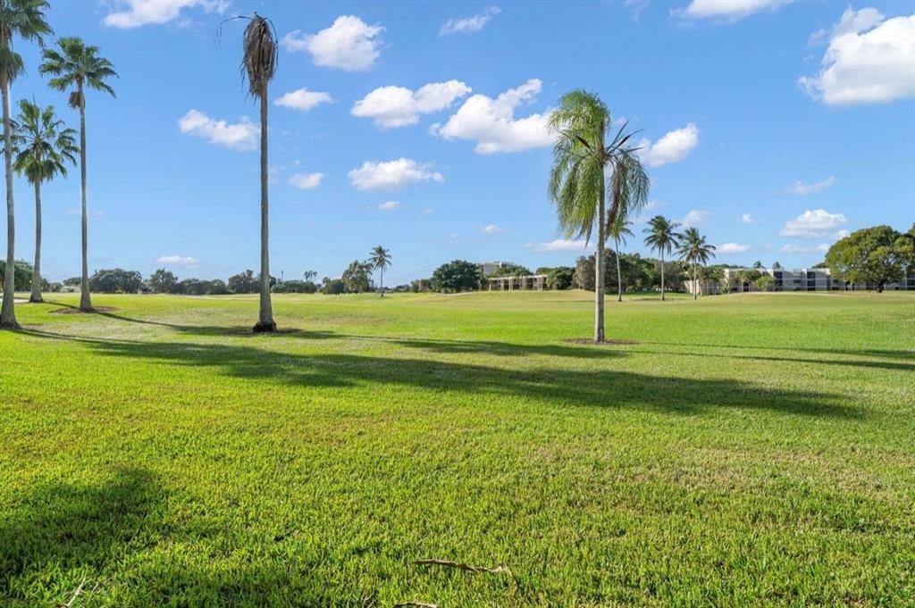 Weston, FL 33326,370 Fairway Circle #13