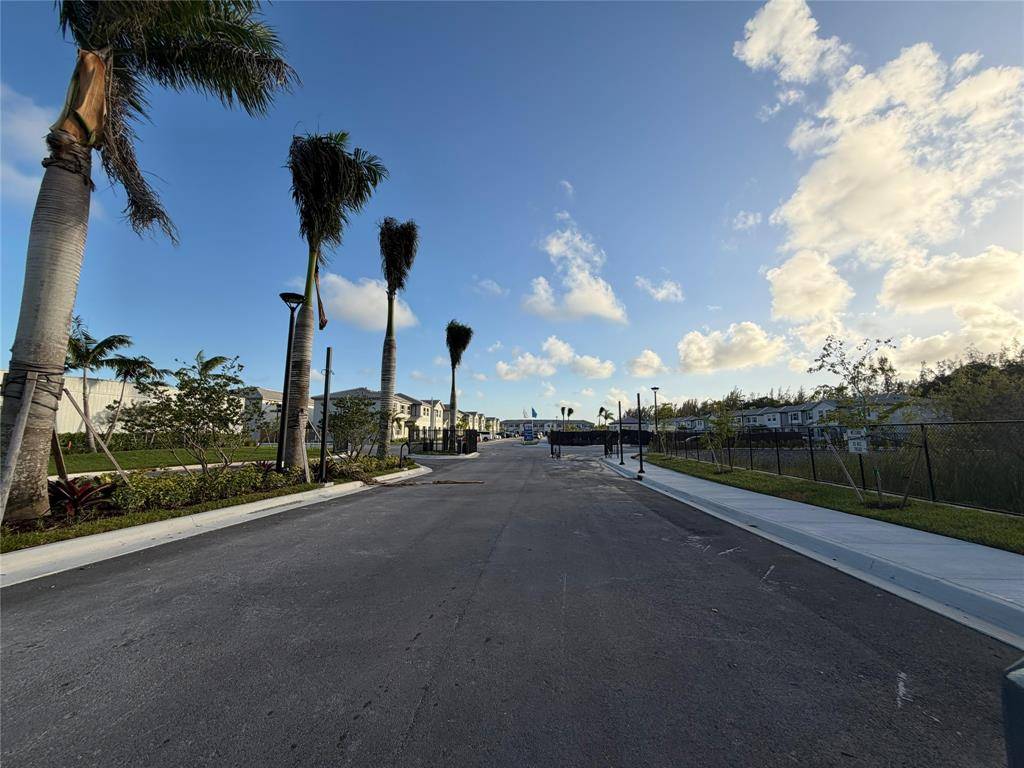 Florida City, FL 33034,1131 SE 2 st