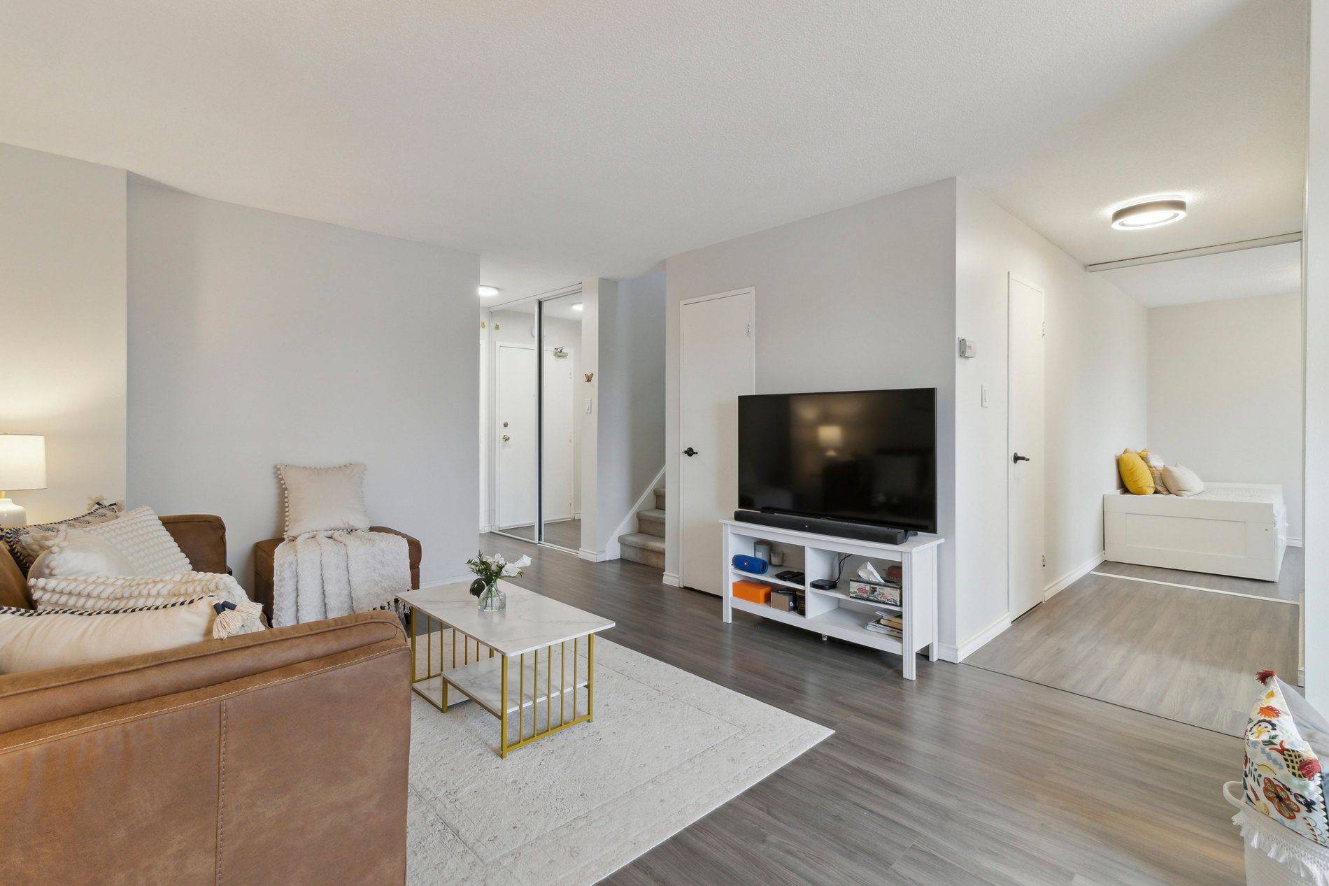 Mississauga, ON L5J 4H8,2001 Bonnymede DR #214