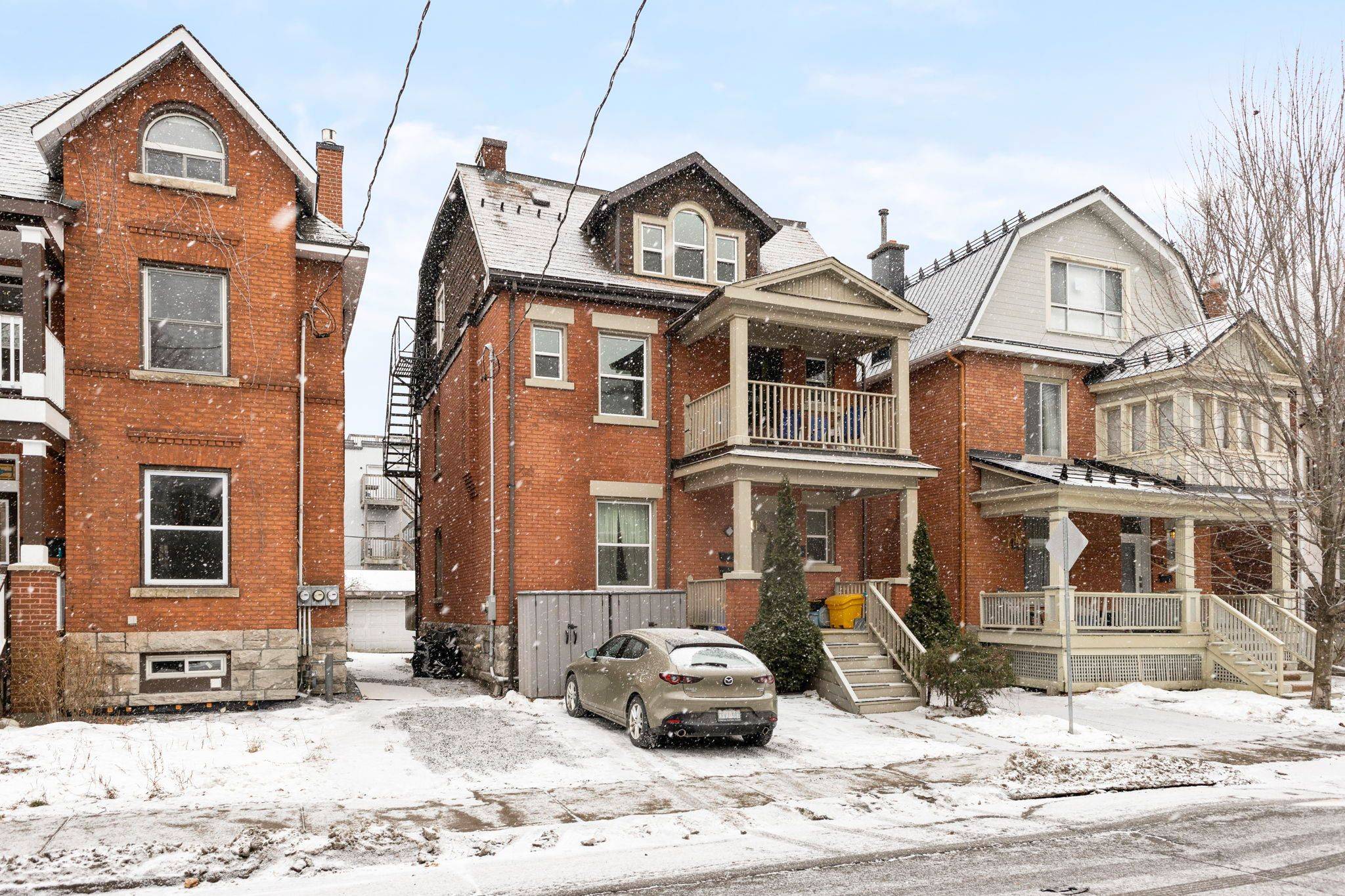 Ottawa Centre, ON K1R 5R5,132 Flora ST #Unit 3