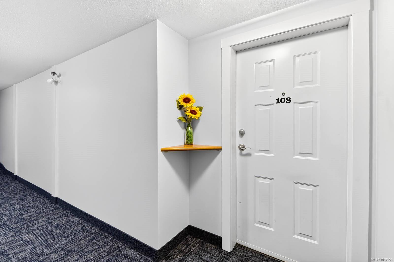 Port Alberni, BC V9Y 2A9,2825 3rd Ave #108