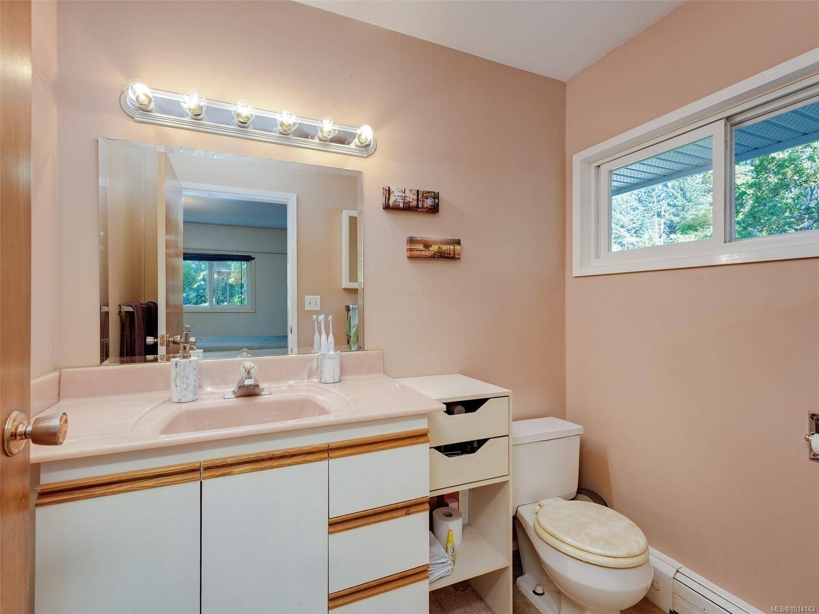 North Saanich, BC V8L 5P3,1021 Tatlow Rd