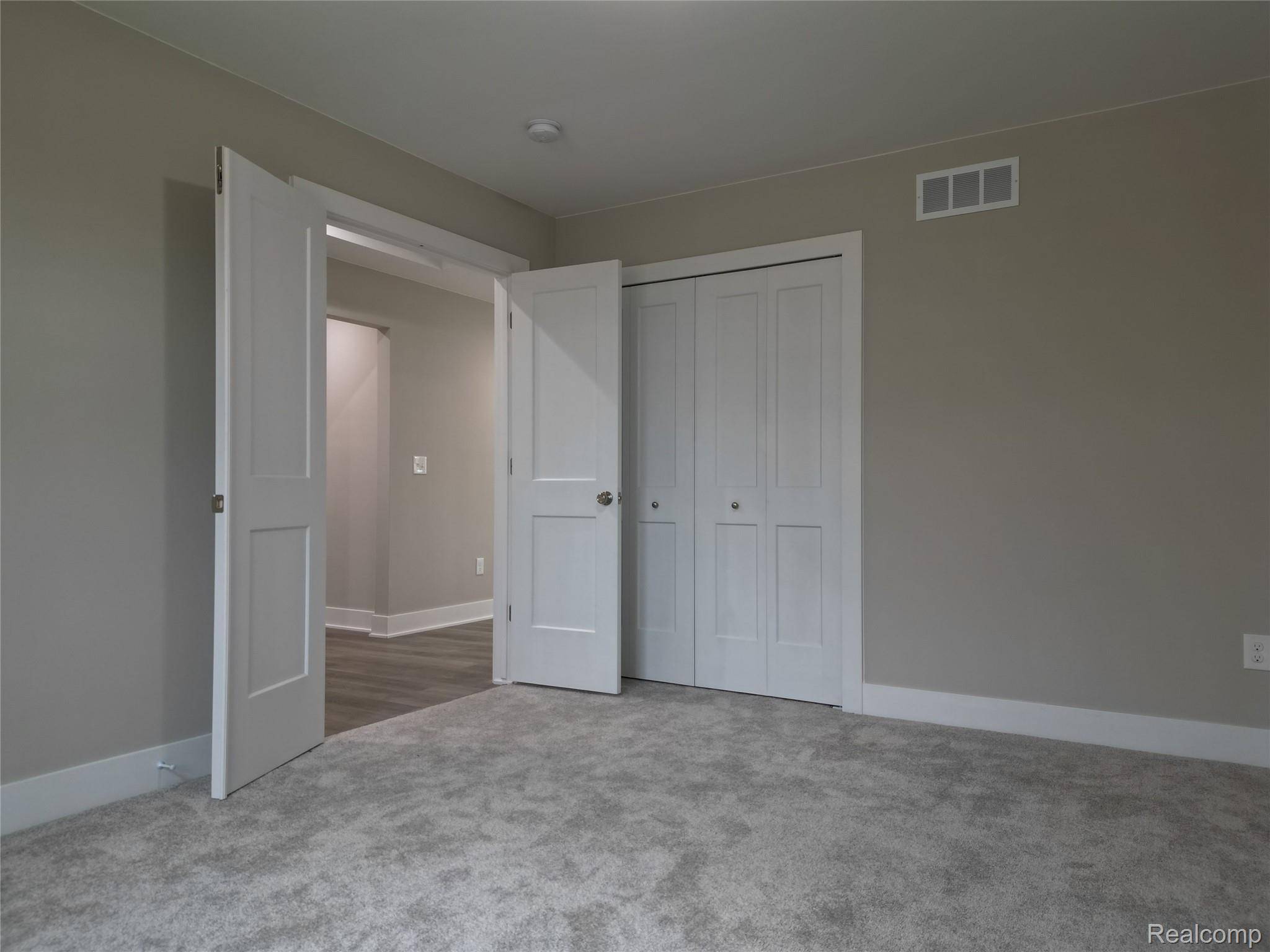 Davison, MI 48423,2422 Waterford WAY