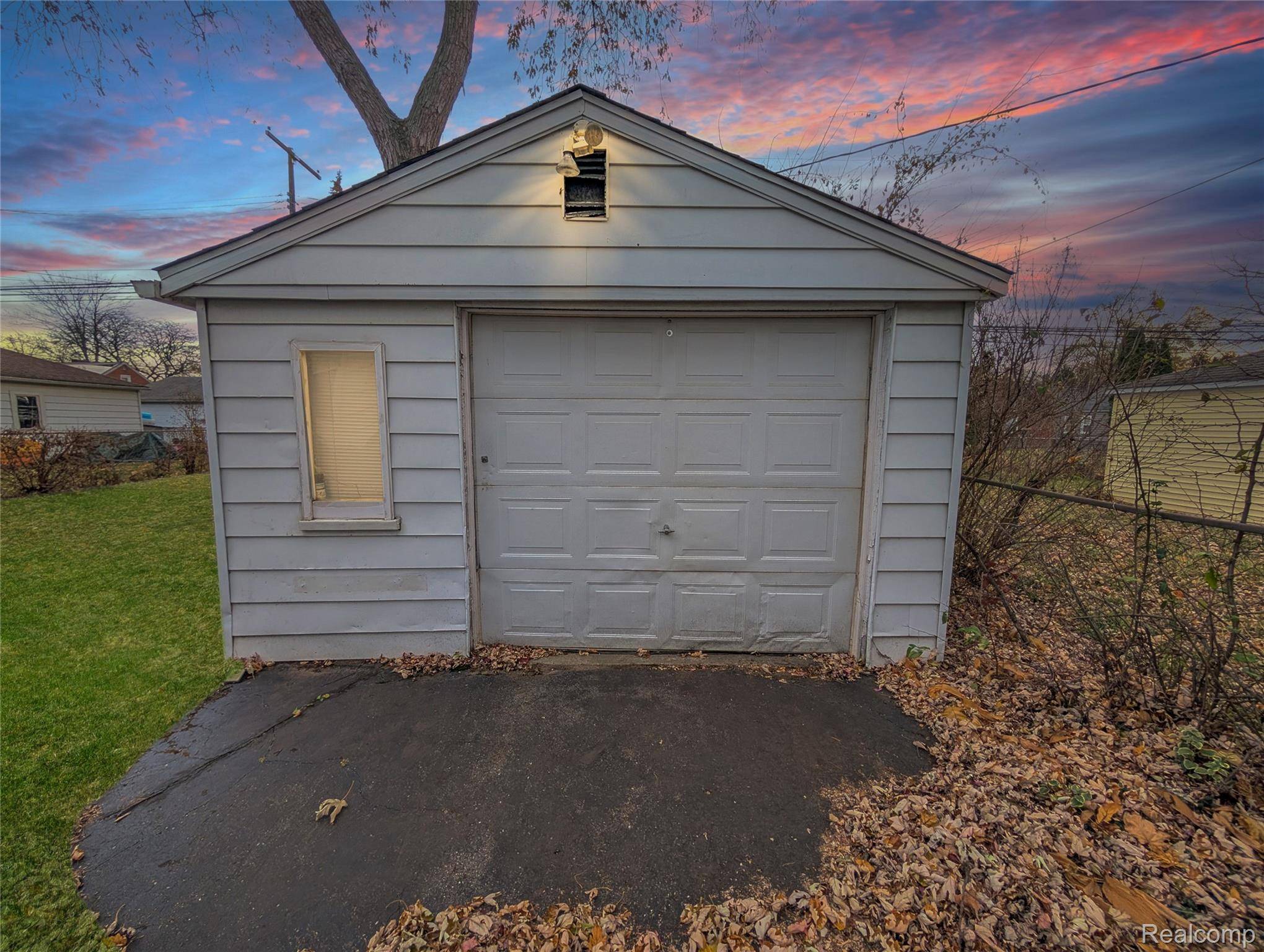 Redford, MI 48240,19990 Kinloch