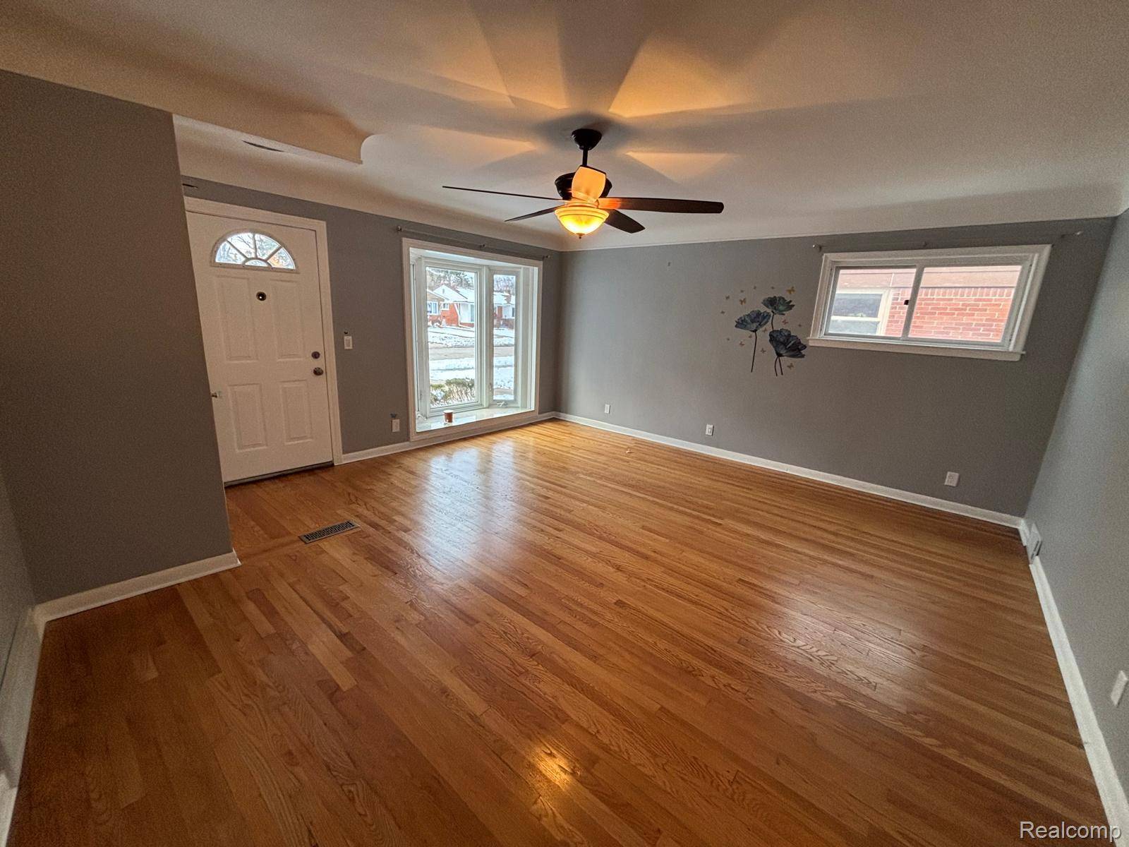 Dearborn Heights, MI 48125,4209 Vassar ST