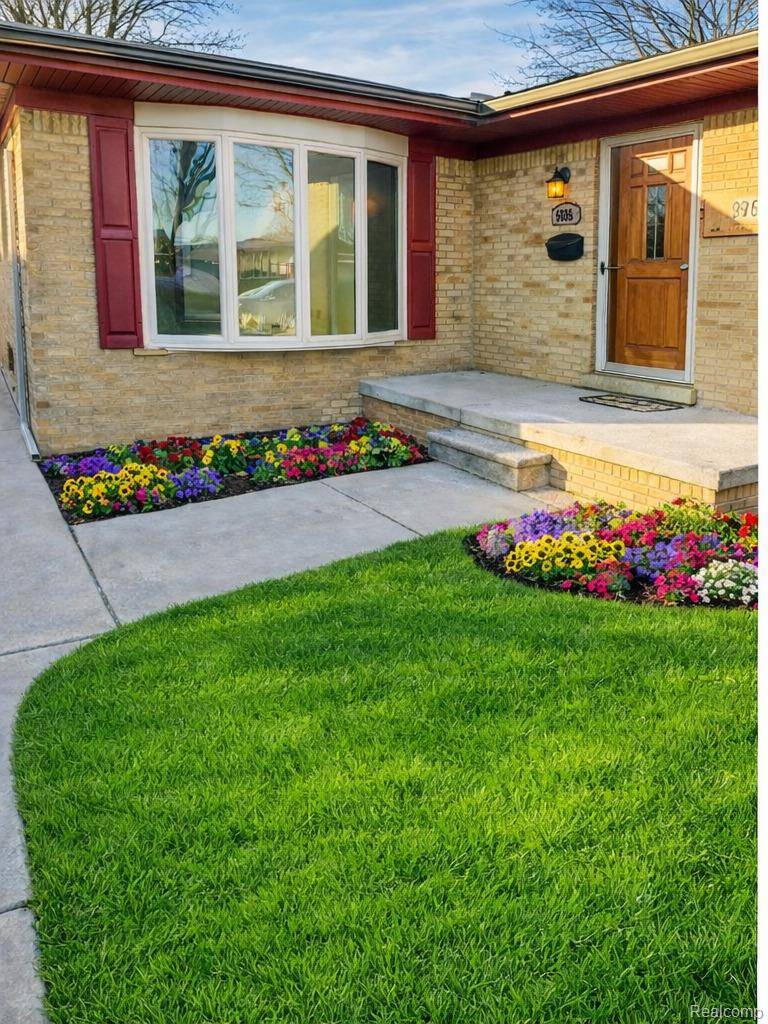 Redford, MI 48239,8895 Lenore Ave