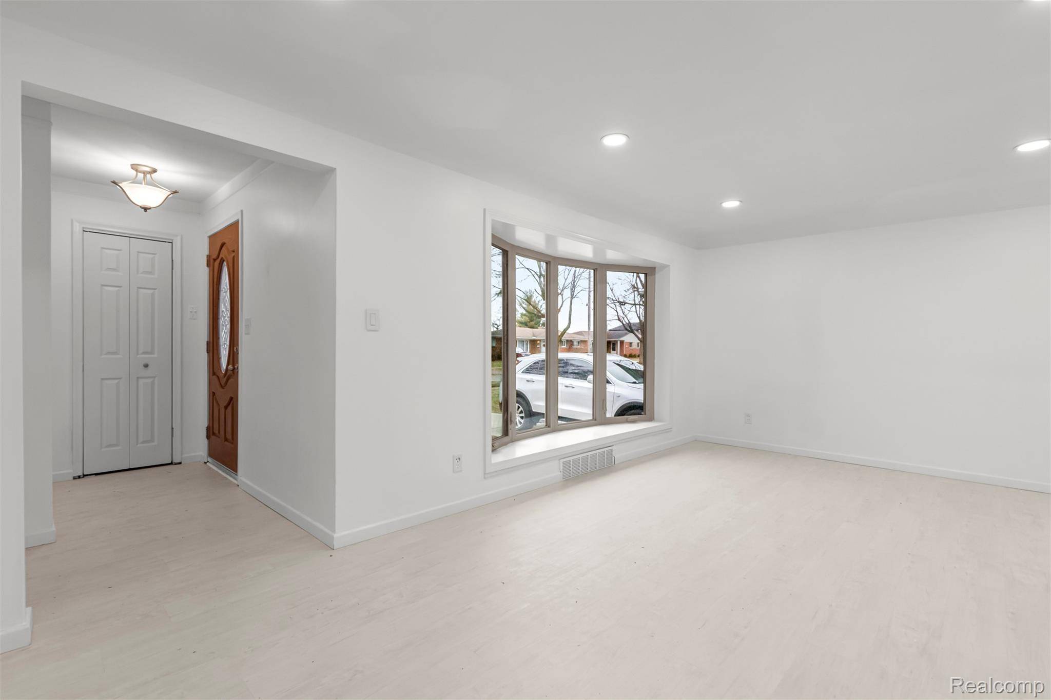 Redford, MI 48239,8895 Lenore Ave