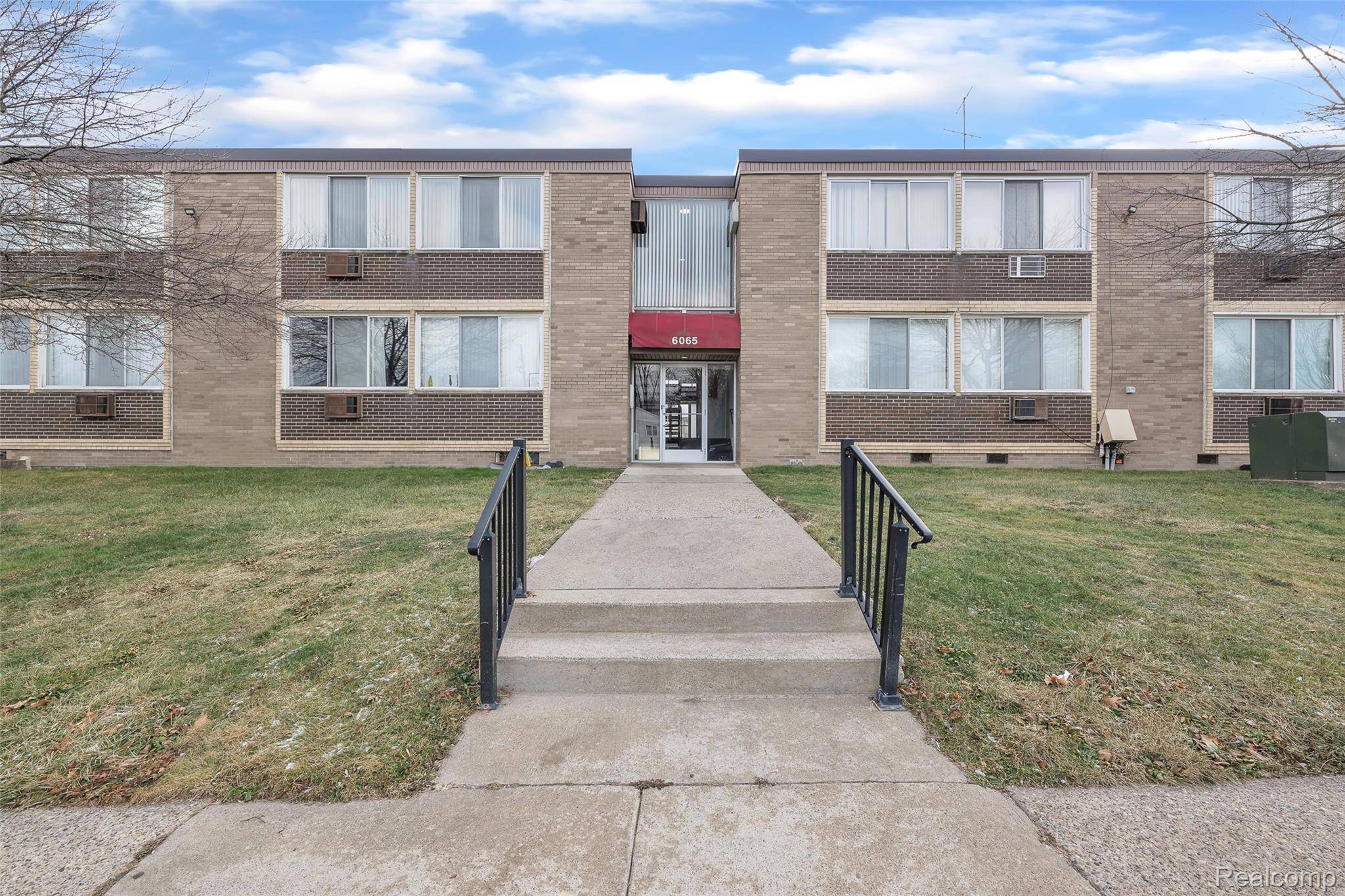 Detroit, MI 48228,6015 Southfield FWY #2