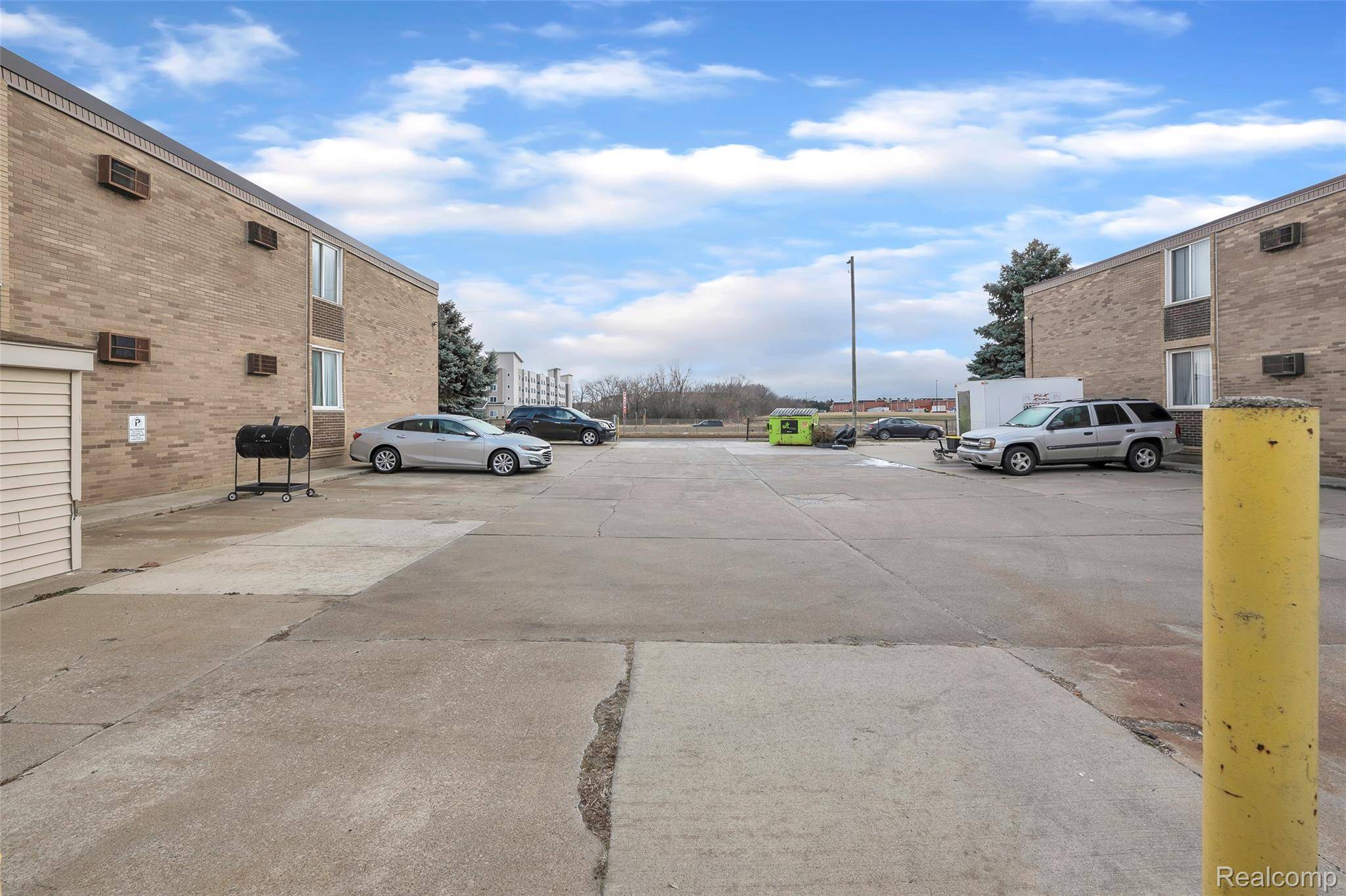 Detroit, MI 48228,6015 Southfield FWY #2