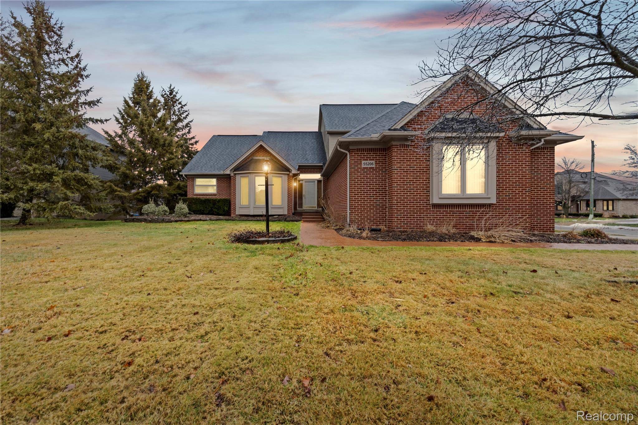 Shelby Twp, MI 48316,55206 Leonard CT