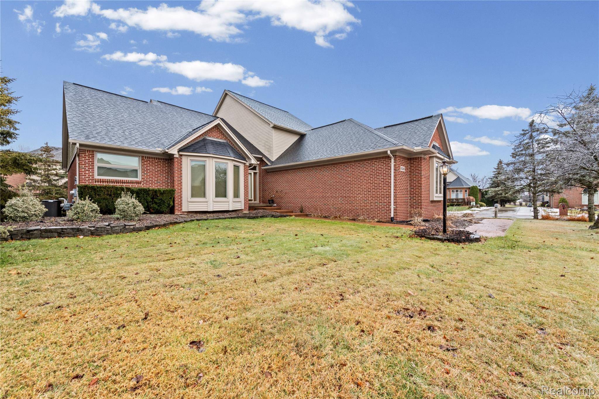 Shelby Twp, MI 48316,55206 Leonard CT