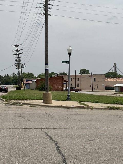 Bonham, TX 75418,123 N Main Street