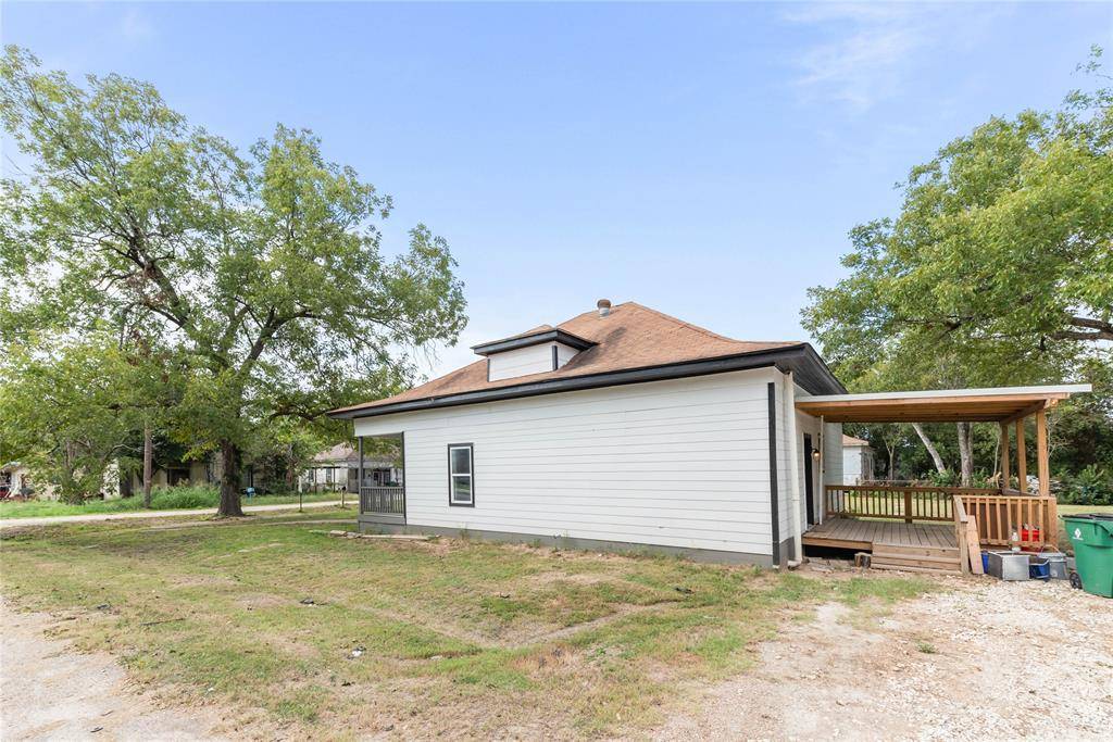 Mart, TX 76664,309 E Ross