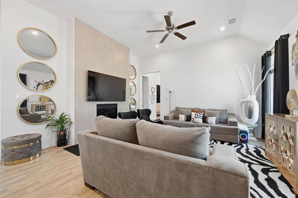 Arlington, TX 76005,1941 Spotted Fawn Drive