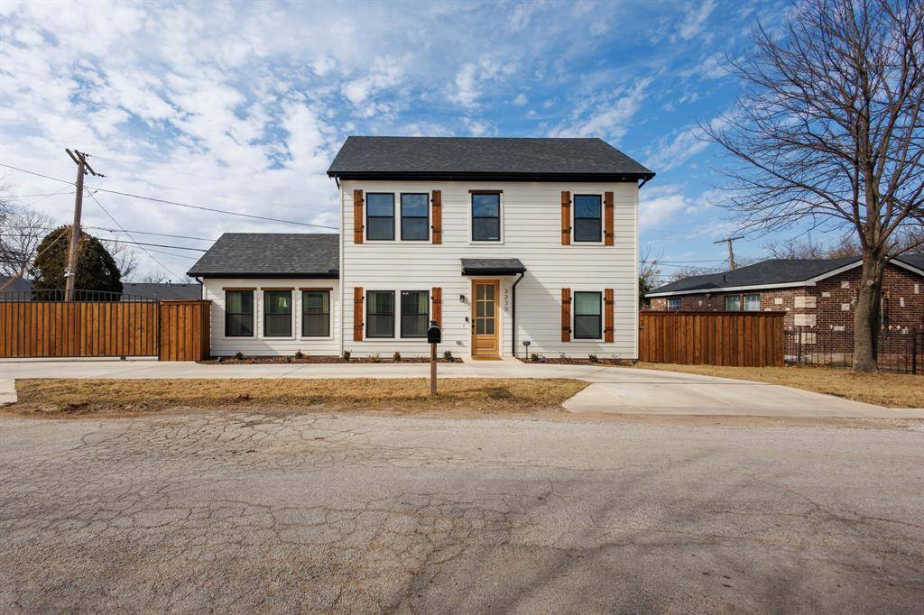 Fort Worth, TX 76110,3230 6th Avenue