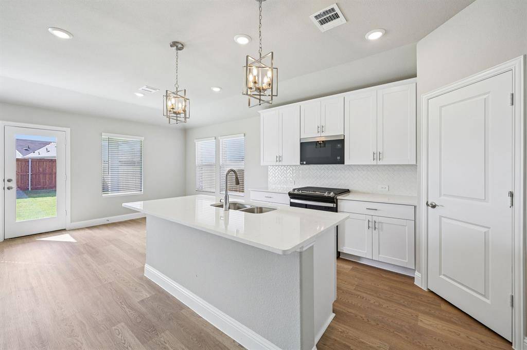 Mckinney, TX 75069,409 Midnight Oak Drive