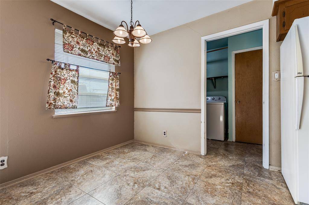 Gunter, TX 75058,113 E Oak Street