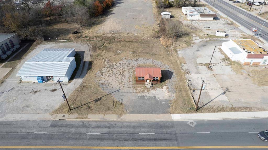 De Leon, TX 76444,916 N Texas Street