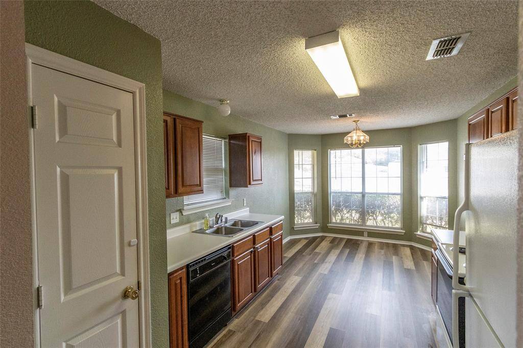 Benbrook, TX 76126,10708 Cobblestone Drive