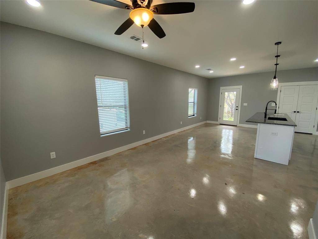 Denison, TX 75020,1004 W Hanna Street