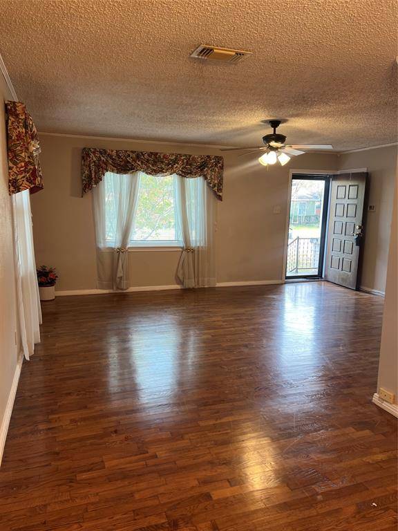 Irving, TX 75060,909 Rindie Street